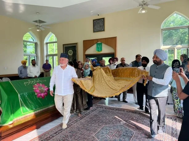 Indian Minorities diaspora participates in large number during Ziyarat organized at USA's oldest Mazar ahead of PM Modi's US State Visit