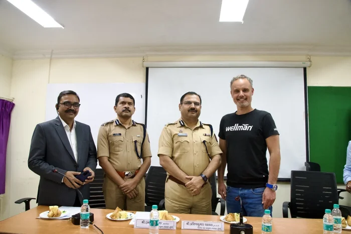 Meyer Organics Promotes Road Safety with 'Safe Riders' Seminar and Helmet Distribution in Mumbai<br>
