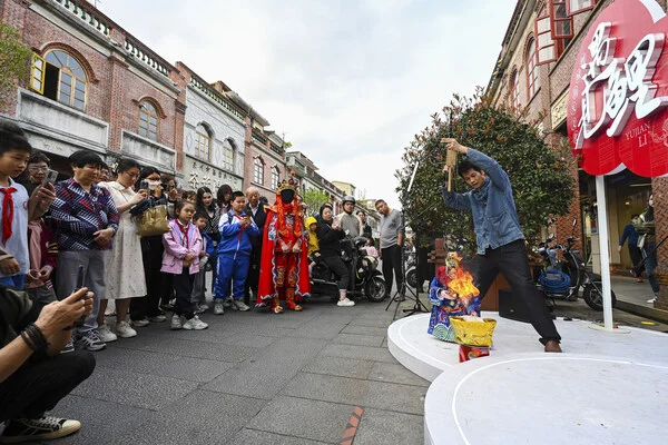 Xinhua Silk Road: E. China's Quanzhou City rides cultural revival wave to tourism boom