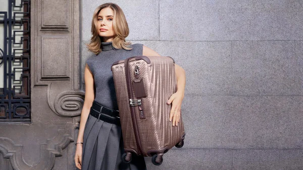 TUMI UNVEILS NEW 19 DEGREE LITE WITH "UNCOMPROMISINGLY LIGHT" CAMPAIGN