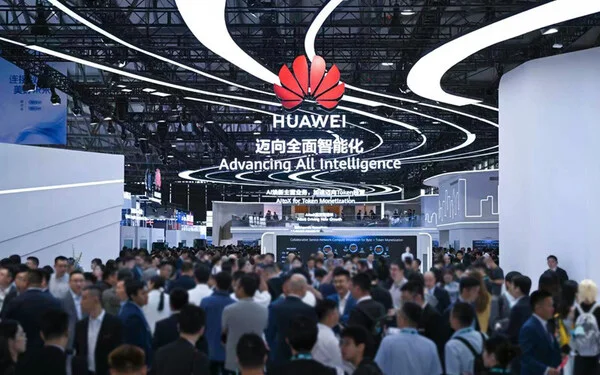 Huawei Helps Global Carriers Monetize Tokens with Service-Network-Compute Integration