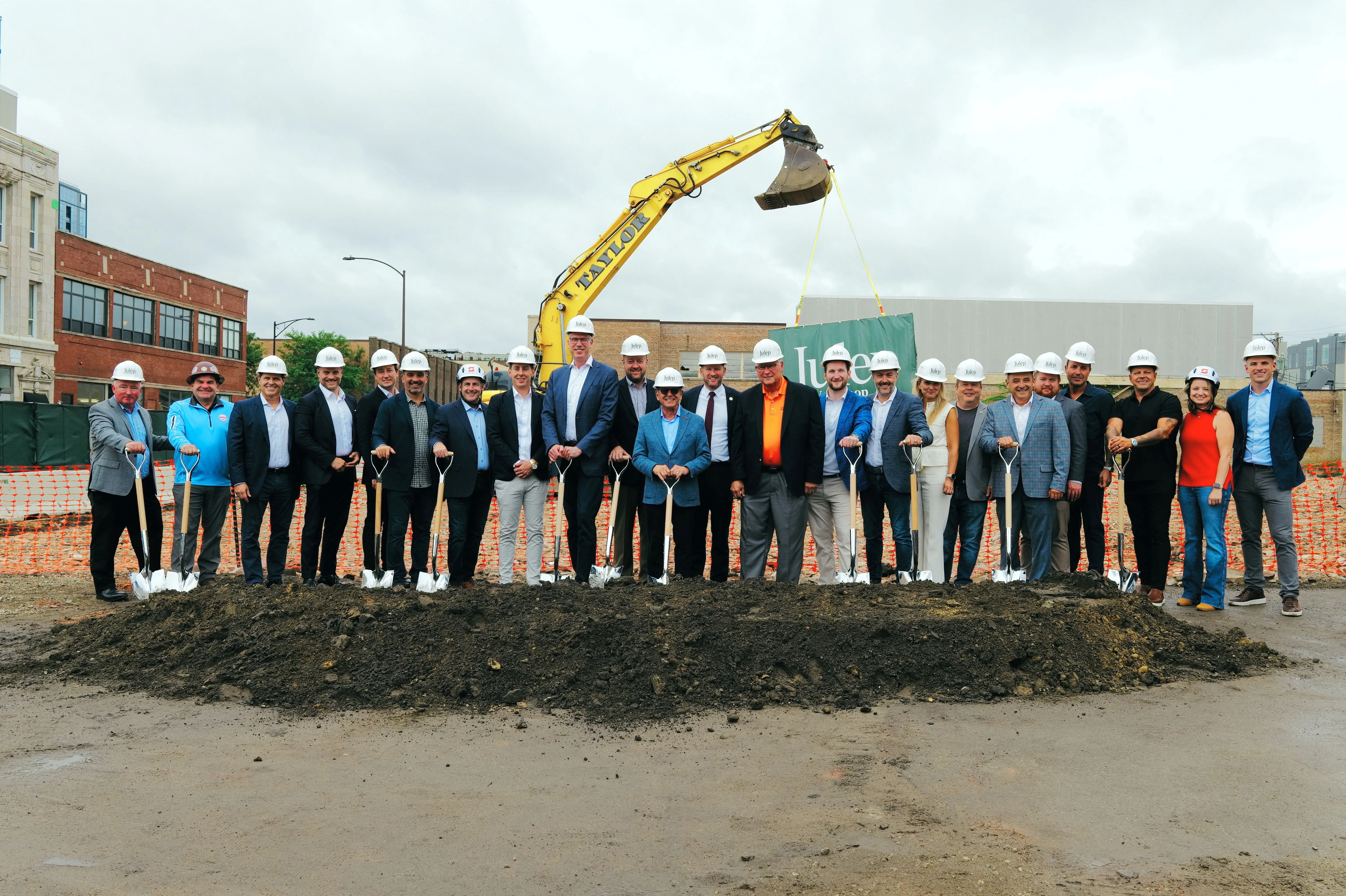 Fengate and Mavrek break ground on new 380-unit mixed-use residential development in Chicago’s West Loop