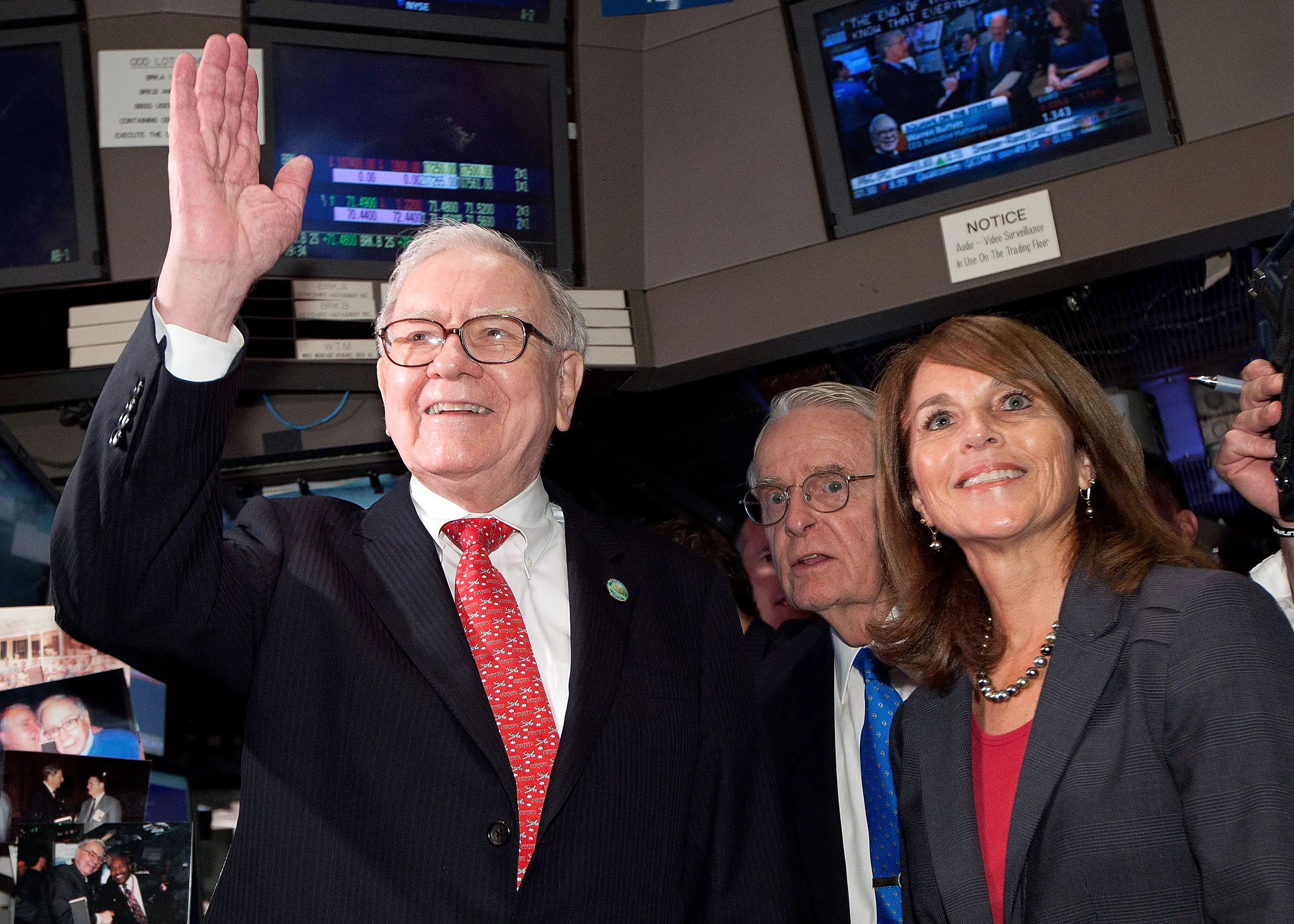 Warren Buffett Steps Down as Chairman of Berkshire Hathaway: NYSE Content Update