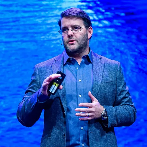 Discuss Appoints Industry Leader Luke Williams as Chief Research Officer To Help Organizations Navigate How Human Expertise and AI Can Work Together