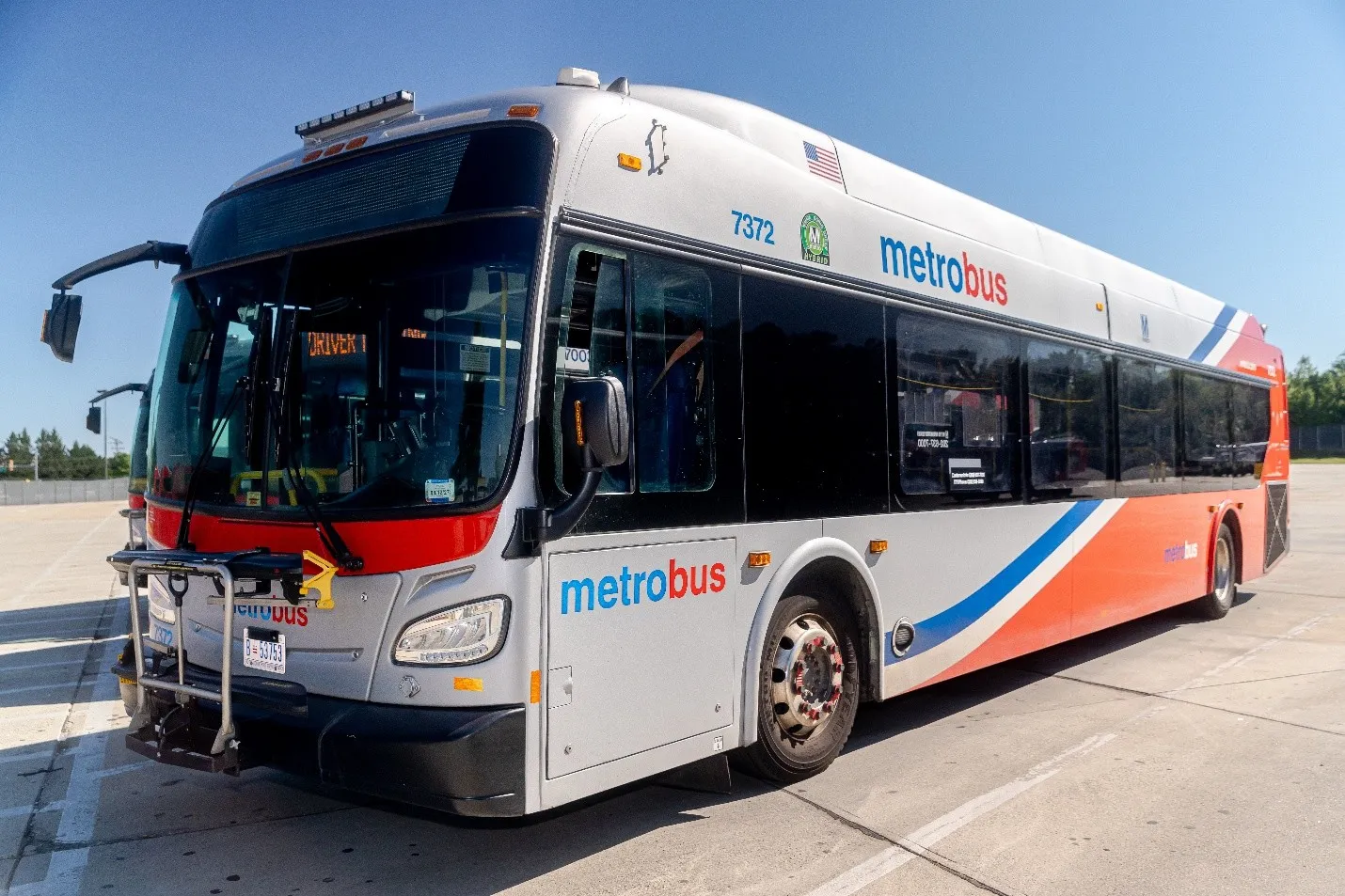 New Flyer secures additional order of 100 transit buses for Washington Metro
